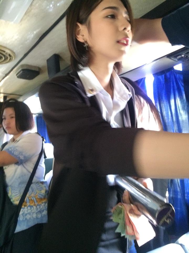 泰国这么漂亮的公交车售票员还真少见 然而却 泰国头条新闻