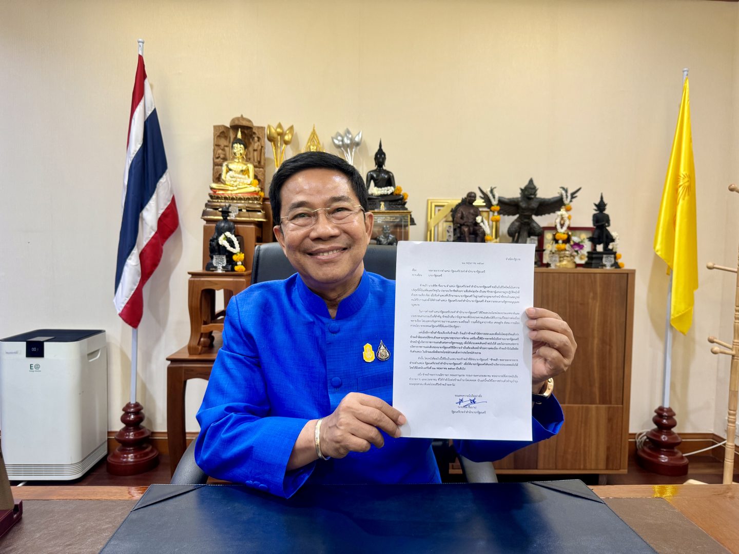 为不波及总理，泰国总理府部长即日起辞职